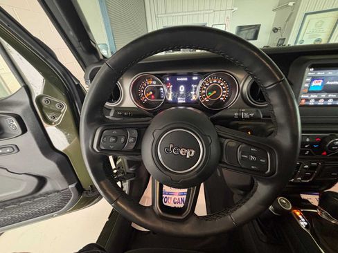 Used 2022 Jeep Gladiator Sport AWD/4WD image 19