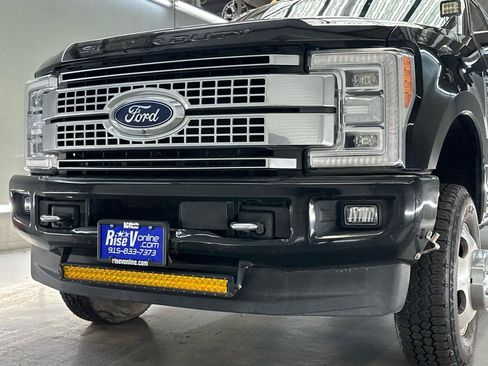 Used 2019 Ford F350 Platinum w/ Platinum Ultimate Package AWD/4WD image 4
