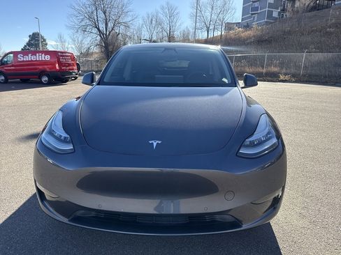 Used 2022 Tesla Model Y Long Range image 2