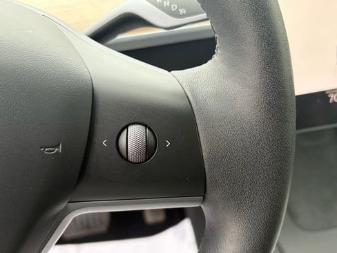 Used 2024 Tesla Model Y Long Range image 18