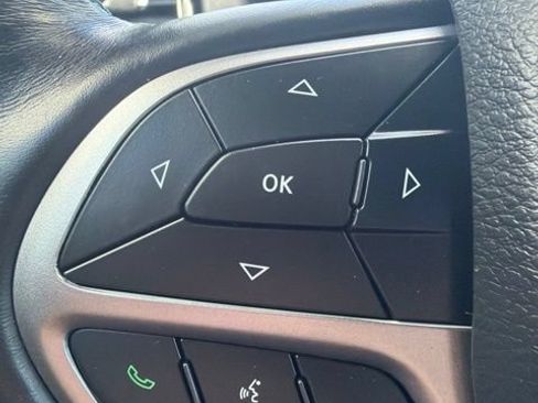 Used 2021 Jeep Grand Cherokee Overland AWD/4WD image 17