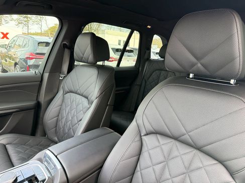 Used 2026 BMW X5 M60i image 17