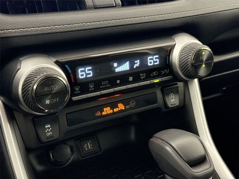 Certified 2025 Toyota RAV4 XLE FWD image 24
