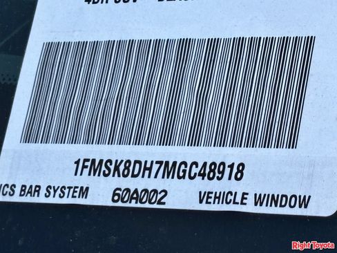 Used 2021 Ford Explorer XLT w/ Equipment Group 202A AWD/4WD image 33