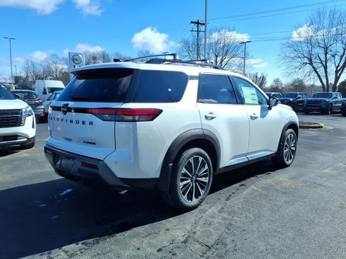 New 2026 Nissan Pathfinder Platinum image 3