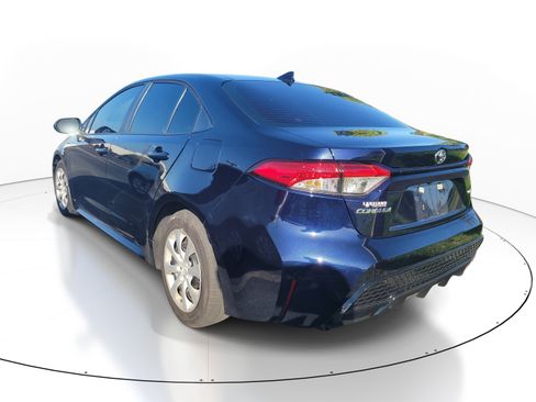 Used 2025 Toyota Corolla LE FWD image 5