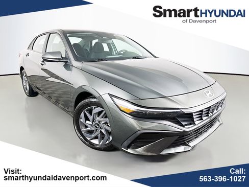 Certified 2024 Hyundai Elantra SEL image 1