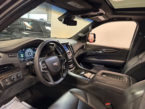 Used 2017 Cadillac Escalade ESV Platinum image 13