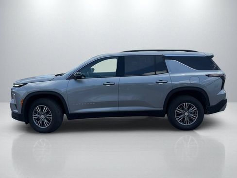 Used 2026 Chevrolet Traverse LT w/ Driver Confidence Package FWD image 8