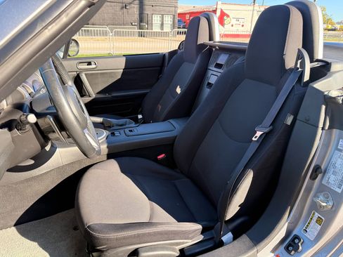 Used 2009 MAZDA MX-5 Miata Touring image 15