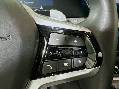 Used 2025 BMW 430i Convertible w/ Premium Package image 17