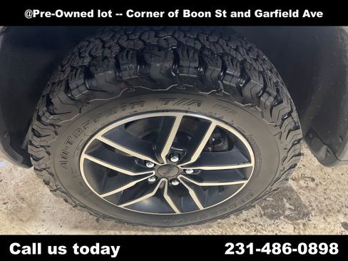 Used 2020 Jeep Grand Cherokee Trailhawk AWD/4WD image 11