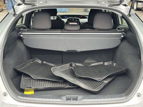 Used 2022 Toyota Prius LE image 23