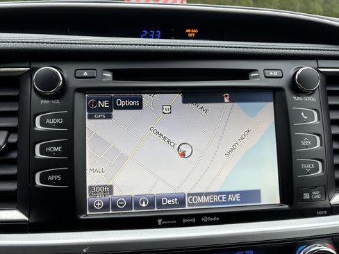 Used 2017 Toyota Highlander XLE image 29