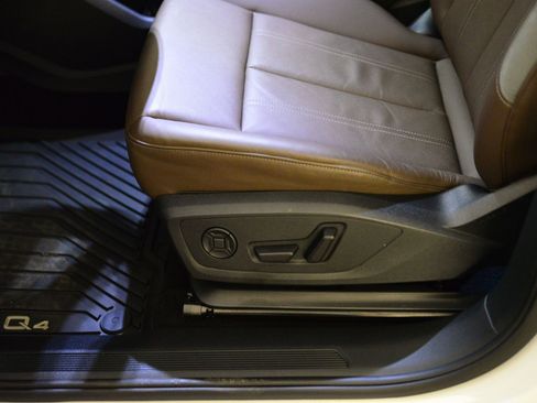 Certified 2025 Audi Q4 e-tron Premium w/ Convenience Package image 26