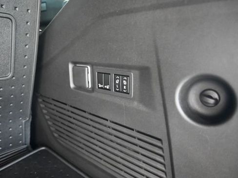 Used 2023 Chevrolet Tahoe High Country AWD/4WD image 31
