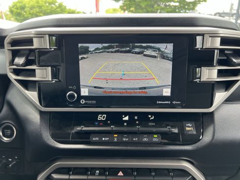 Used 2022 Toyota Tundra SR5 w/ SR5 Convenience Package AWD/4WD image 18