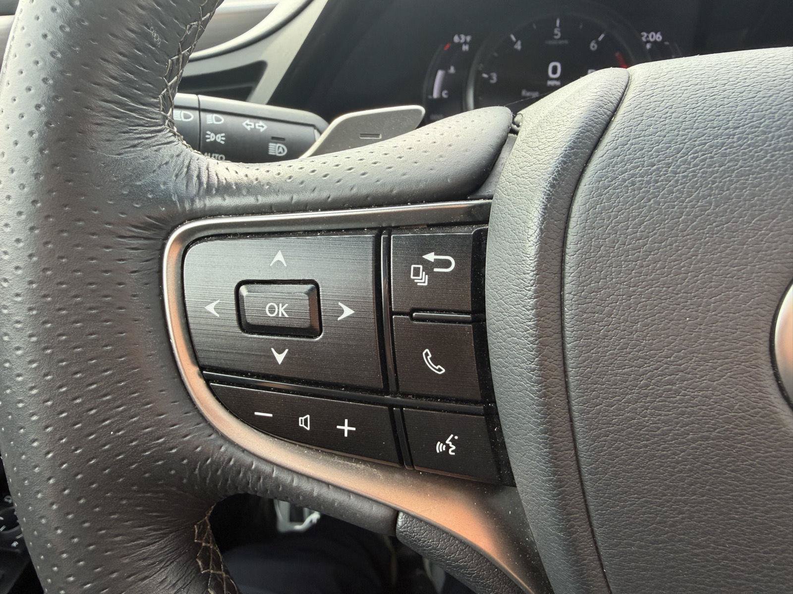 Used 2023 Lexus ES 350 F Sport w/ Accessory Package (Z2) FWD image 16