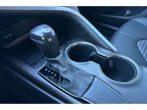 Used 2021 Toyota Camry SE FWD image 32
