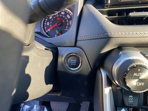 Used 2022 Toyota RAV4 XLE Premium AWD/4WD image 34