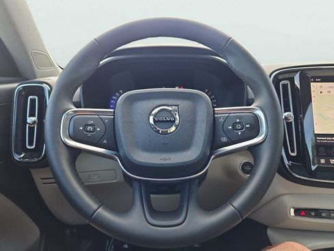 Used 2023 Volvo XC40 B5 Plus w/ Driver Assist Package AWD/4WD image 33