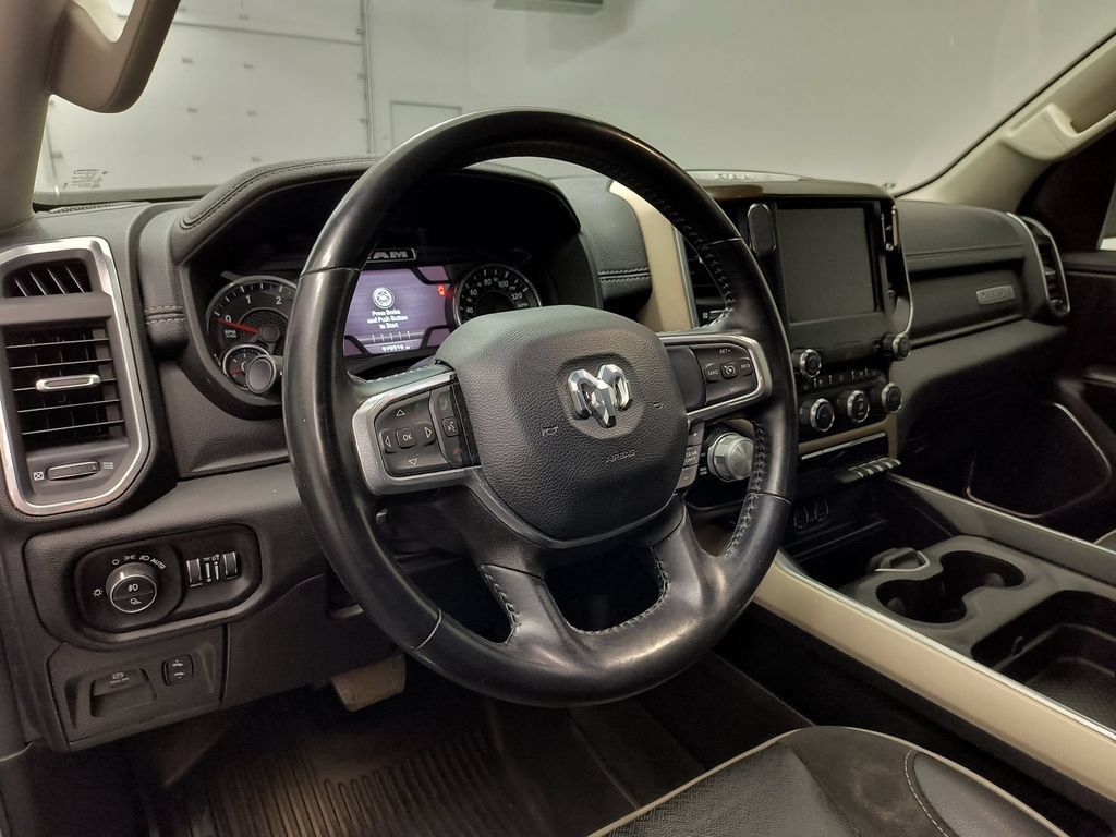 Used 2022 RAM 1500 Laramie AWD/4WD image 4