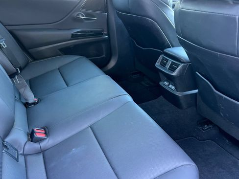 Used 2024 Lexus ES 350 F Sport w/ Accessory Package (Z2) FWD image 18