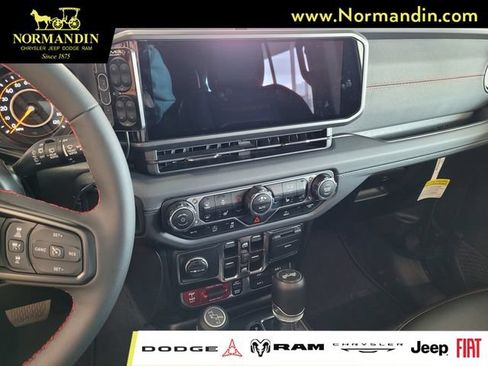 New 2024 Jeep Wrangler Unlimited Rubicon w/ Capability Package AWD/4WD image 9