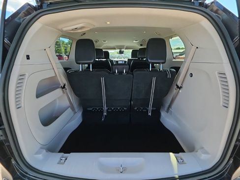Certified 2023 Chrysler Pacifica Touring-L FWD image 34