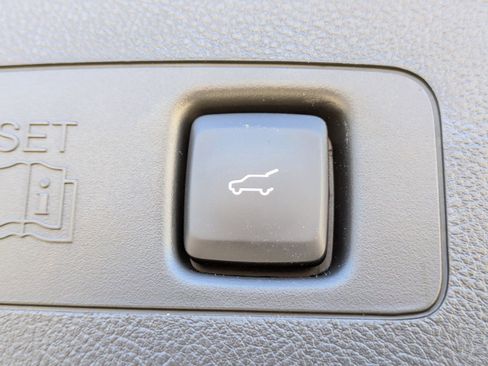 Used 2025 Lincoln Corsair FWD w/ Equipment Group 101A image 11