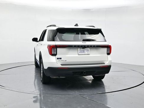 Certified 2025 Ford Explorer Active image 8