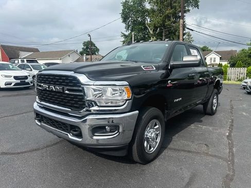 Used 2022 RAM 2500 Big Horn w/ Cold Weather Group AWD/4WD image 3