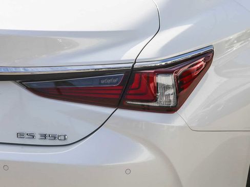 Used 2025 Lexus ES 350 w/ Premium Package image 7