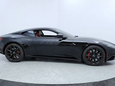 Used 2018 Aston Martin DB11 Coupe image 6