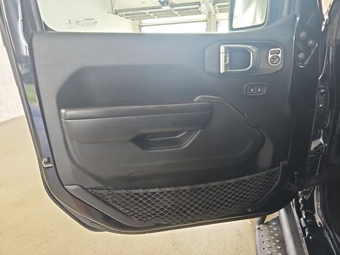 Used 2021 Jeep Wrangler Unlimited Sport AWD/4WD image 30