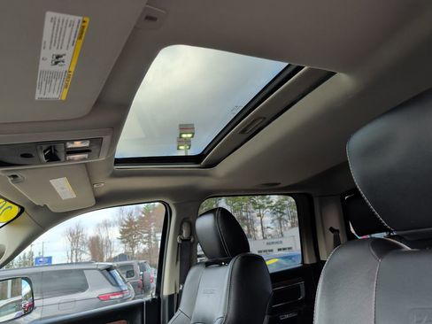 Used 2017 RAM 1500 Laramie AWD/4WD image 26