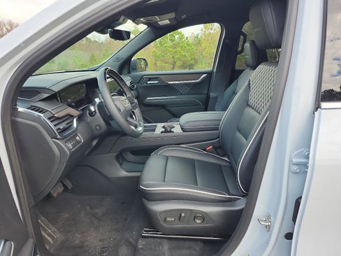 New 2026 GMC Acadia Denali w/ Super Cruise Package image 15