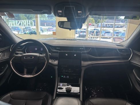 Used 2022 Jeep Grand Cherokee Limited 4xe image 21