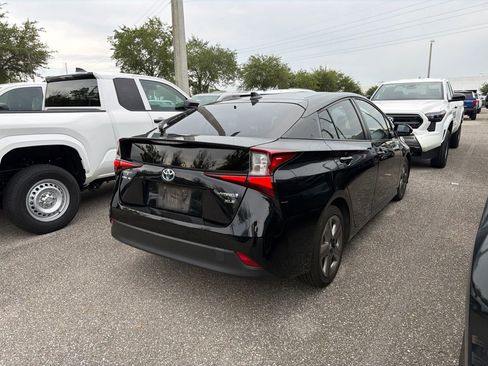 Used 2019 Toyota Prius XLE w/ Advanced Technology Package FWD image 4
