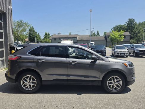 Used 2024 Ford Edge SEL AWD/4WD image 2
