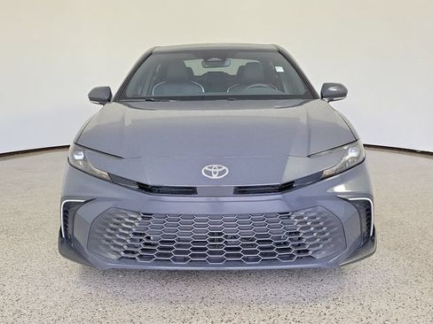 Used 2025 Toyota Camry SE w/ Convenience Package FWD image 3