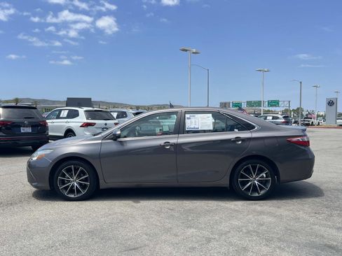 Used 2017 Toyota Camry XSE w/ Moonroof Package FWD image 2