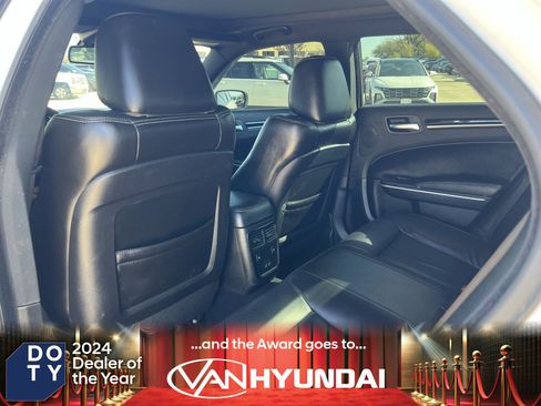 Used 2023 Chrysler 300 S w/ Comfort Group image 15