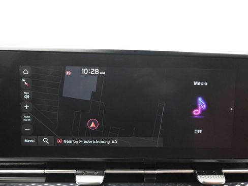 Used 2024 Kia Carnival SX Prestige image 19