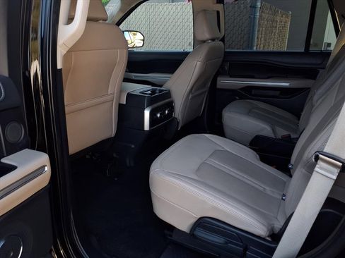 Used 2023 Ford Expedition Limited image 19