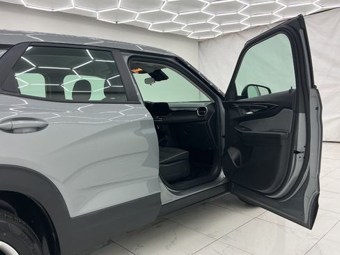 Used 2024 Chevrolet TrailBlazer LS FWD image 17