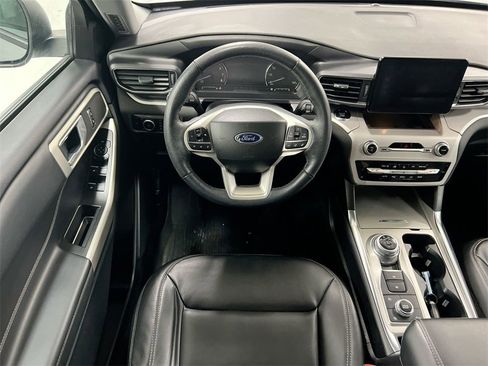 Used 2023 Ford Explorer XLT w/ Equipment Group 202A image 19