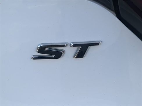 Used 2024 Buick Encore GX Sport Touring image 12