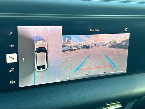 Used 2025 Porsche Macan 4S Electric image 15