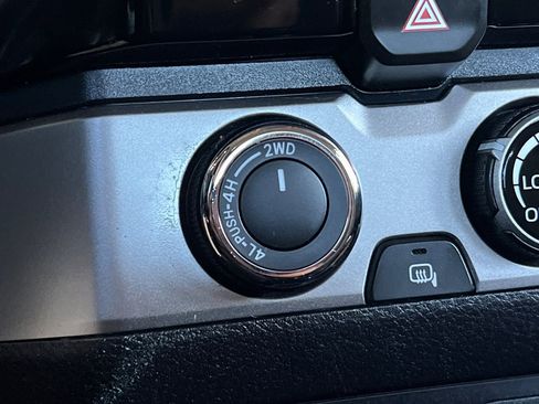 Certified 2017 Toyota Tacoma SR image 34